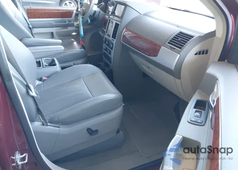 2009 Chrysler Town & Country Touring из США, поврежденный, VIN 2A8HR54169R507800